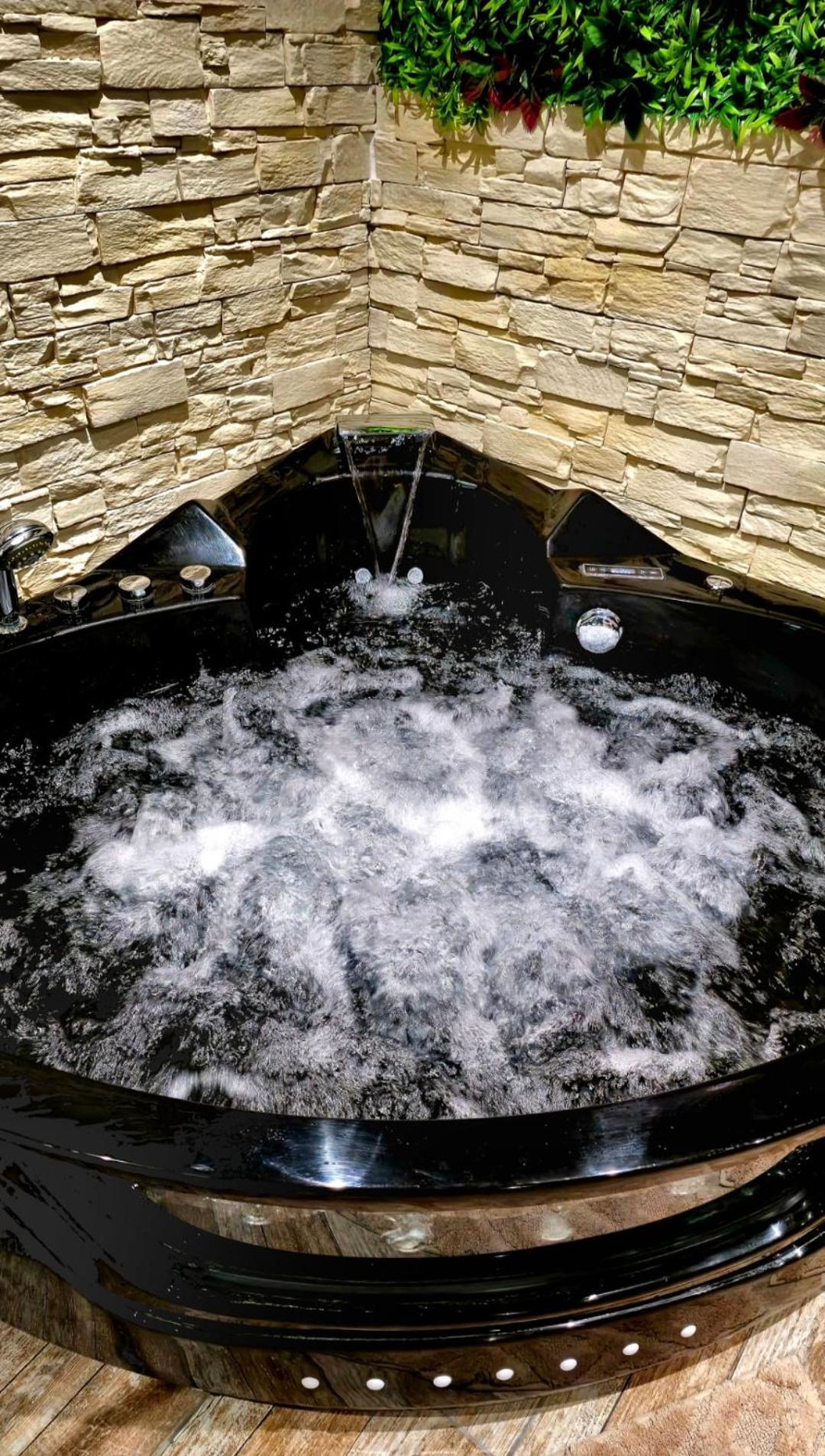 Appartement Chambre Cosy - Jacuzzi - Little Room Vendome Ngoại thất bức ảnh
